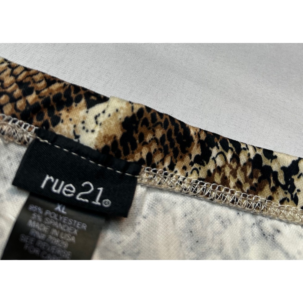 Rue21 Womens XL Snakeskin Print Biker Shorts Brown Tan Animal Print Athleisure - Picture 5 of 6